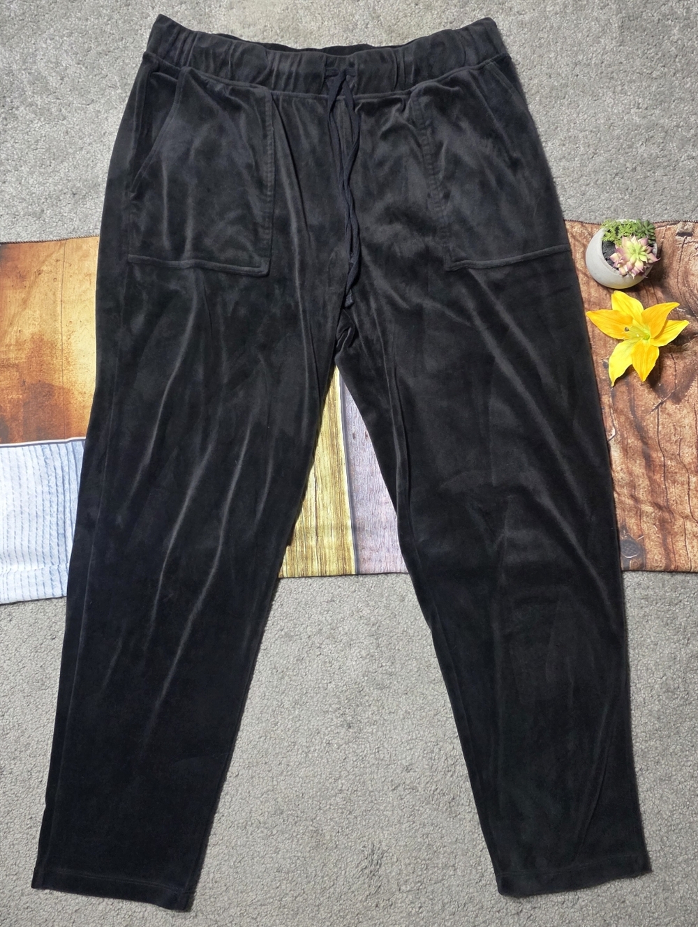 Super Soft Black Velour Drawstring Comfy Pants Size L 12 - 14 Time and Tru